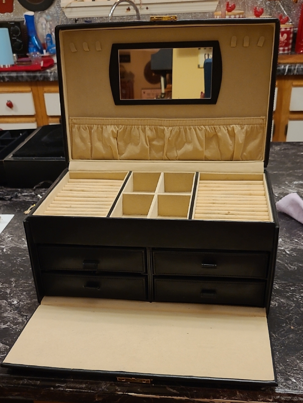 Heritage Black Jewelry Organizer with Cream Interior